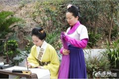 汉族人为什么不穿minzu服装？