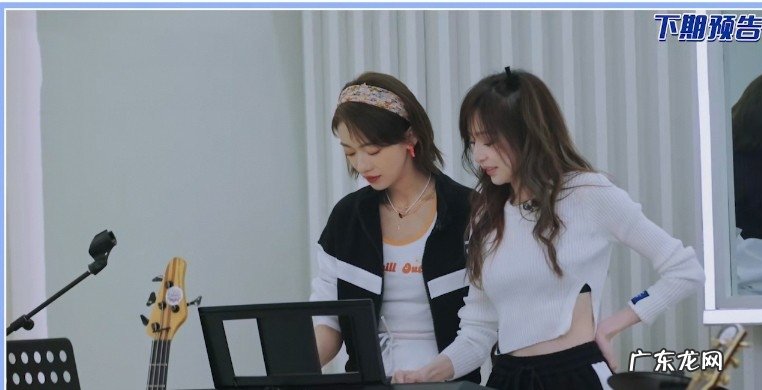 《乘风破浪》训练室王心凌清唱 王心凌大秀一字马