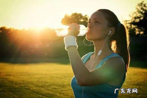 跑步正确跑姿和呼吸 初跑者跑步正确的跑姿怎么练