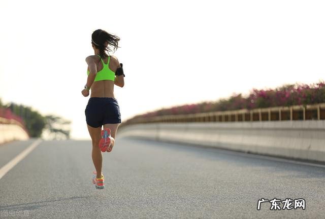 慢跑30分钟坚持3个月 跑步的好处与功效坚持跑步三个月
