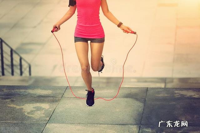 坚持每天跳绳4000个好处 每天坚持跳绳1000个好处