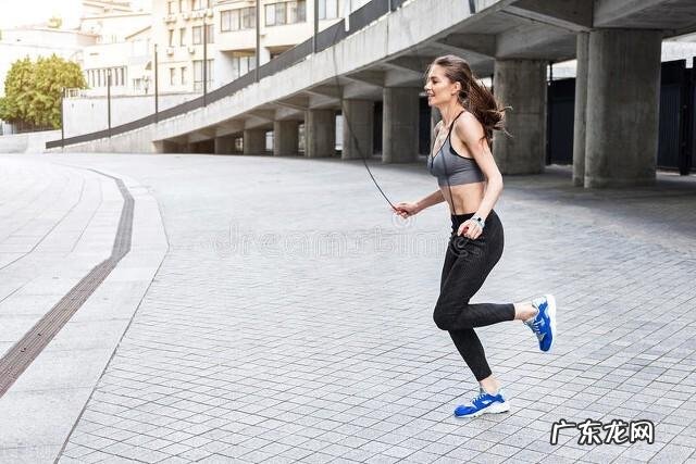 跳绳能代替跑步吗 为什么大多数减肥不选跳绳选跑步