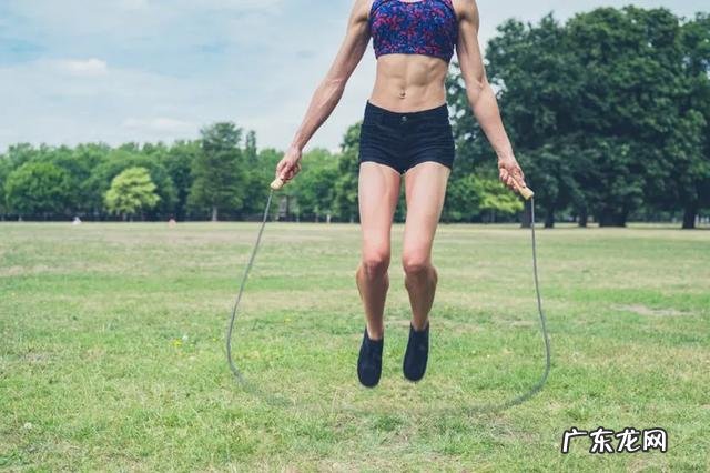 每天跳绳2000个对膝盖有伤害吗 每天跳绳500下对膝盖的影响