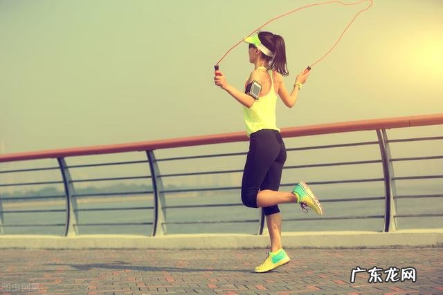 30分钟跳绳燃脂跟跳 30分钟跳绳燃脂训练