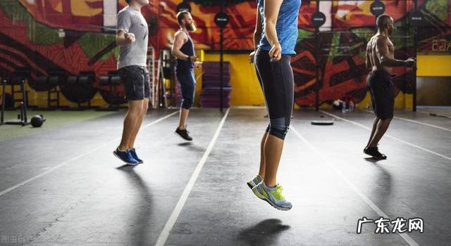 30分钟跳绳燃脂跟跳 30分钟跳绳燃脂训练