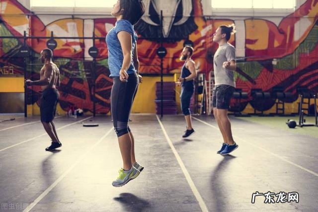 30分钟跳绳燃脂跟跳 30分钟跳绳燃脂训练