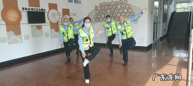 毽子操与健身操 毽子舞本草纲目健身操完整版