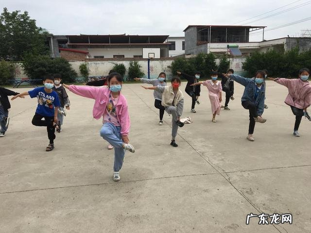 儿童毽子操完整 幼儿简单的毽子操