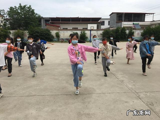 儿童毽子操完整 幼儿简单的毽子操