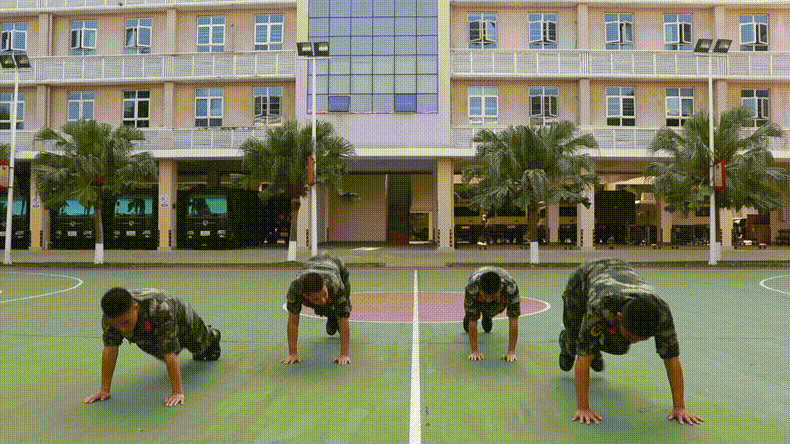 兵哥哥教你一套体能迅雷热身操