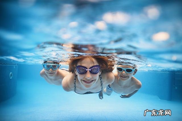 女人游泳好处和坏处 游泳对身体有什么好处和坏处