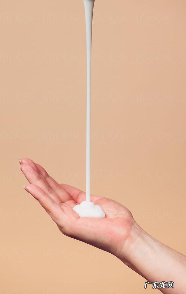 卸妆门道大盘点 卸妆乳、卸妆水和卸妆油的区别