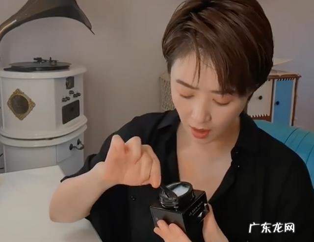 37岁蒋欣当众卸妆 蒋欣教大家如何正确卸妆更干净