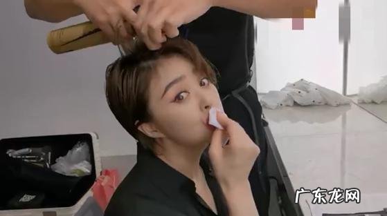 37岁蒋欣当众卸妆 蒋欣教大家如何正确卸妆更干净
