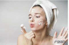 卸妆水可以直接涂到脸上吗 怎样卸妆才干净而且不伤皮肤