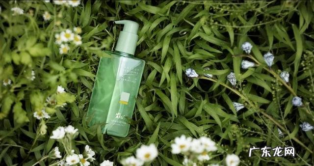 卸妆水的作用和功效 卸妆水哪个牌子好