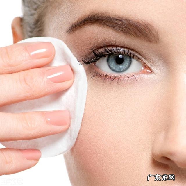 化妆卸妆步骤 卸妆的正确步骤与方法