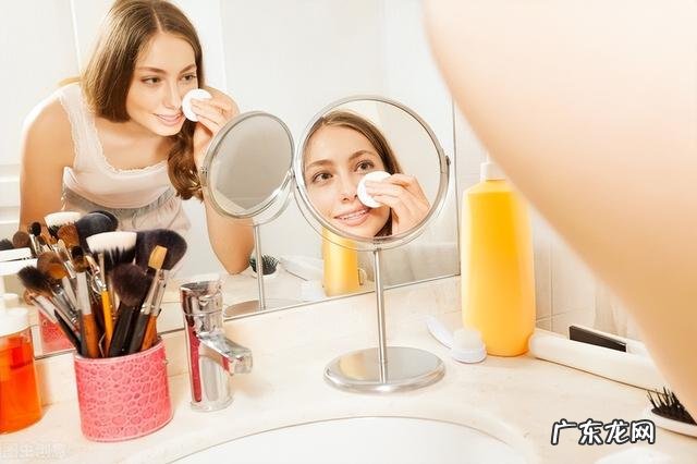 化妆卸妆步骤 卸妆的正确步骤与方法