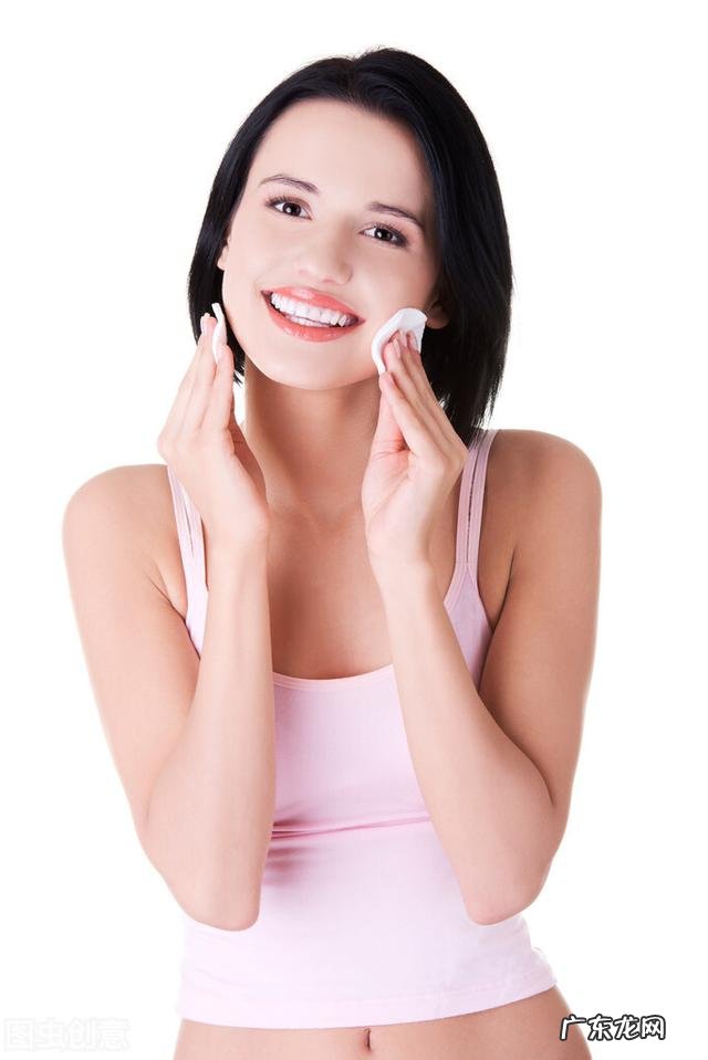 化妆卸妆步骤 卸妆的正确步骤与方法