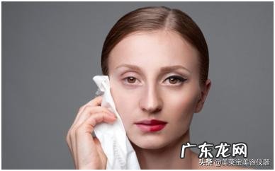 怎么卸妆才正确 只用清水可以卸妆吗