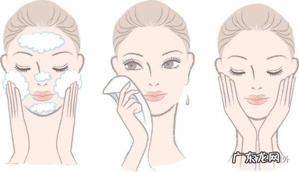 洗完脸后应该自然风干 清水好还是洗面奶好