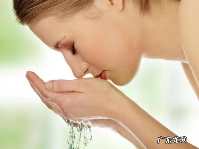 如何选择适合自己的洗面奶 用什么洗脸可以美白