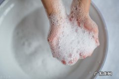 不同的肤质该如何正确洗脸 洗脸最佳的水温是多少度