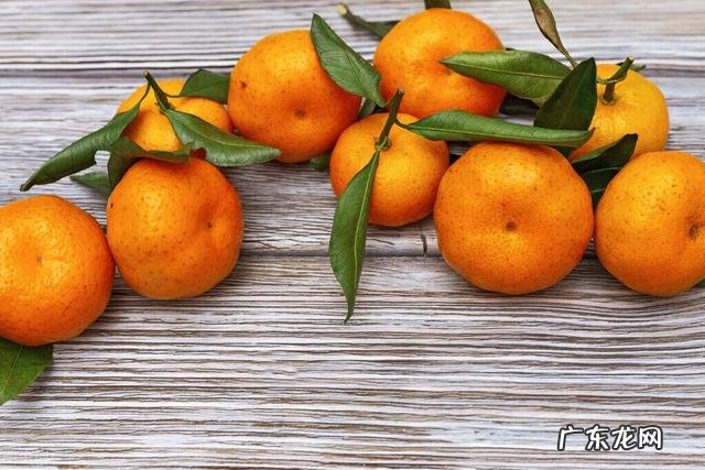 怎么给皮肤补水 多吃哪些食物可以缓解皮肤干燥呢