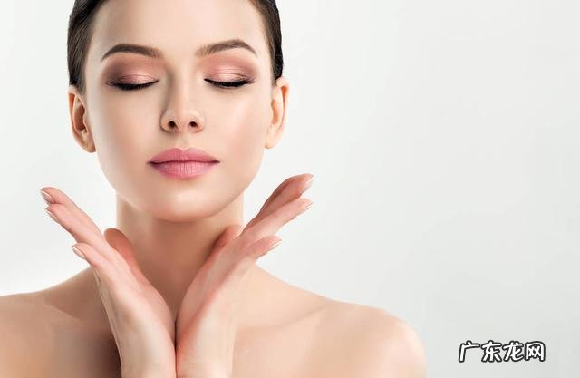 日常如何正确的给脸部皮肤补水保湿 为什么细心呵护了的皮肤还是会缺水