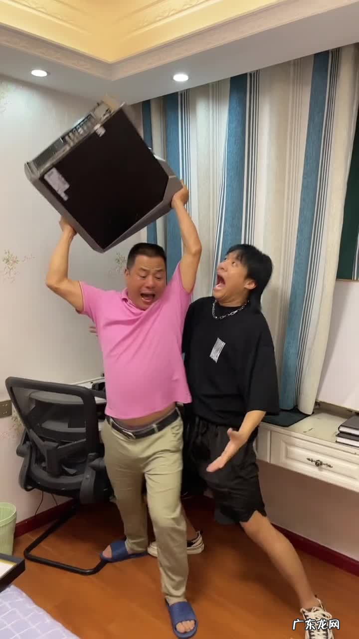 “反向带货”圈粉千万,怕涨粉两个月不开播,疯狂小杨哥是何来路