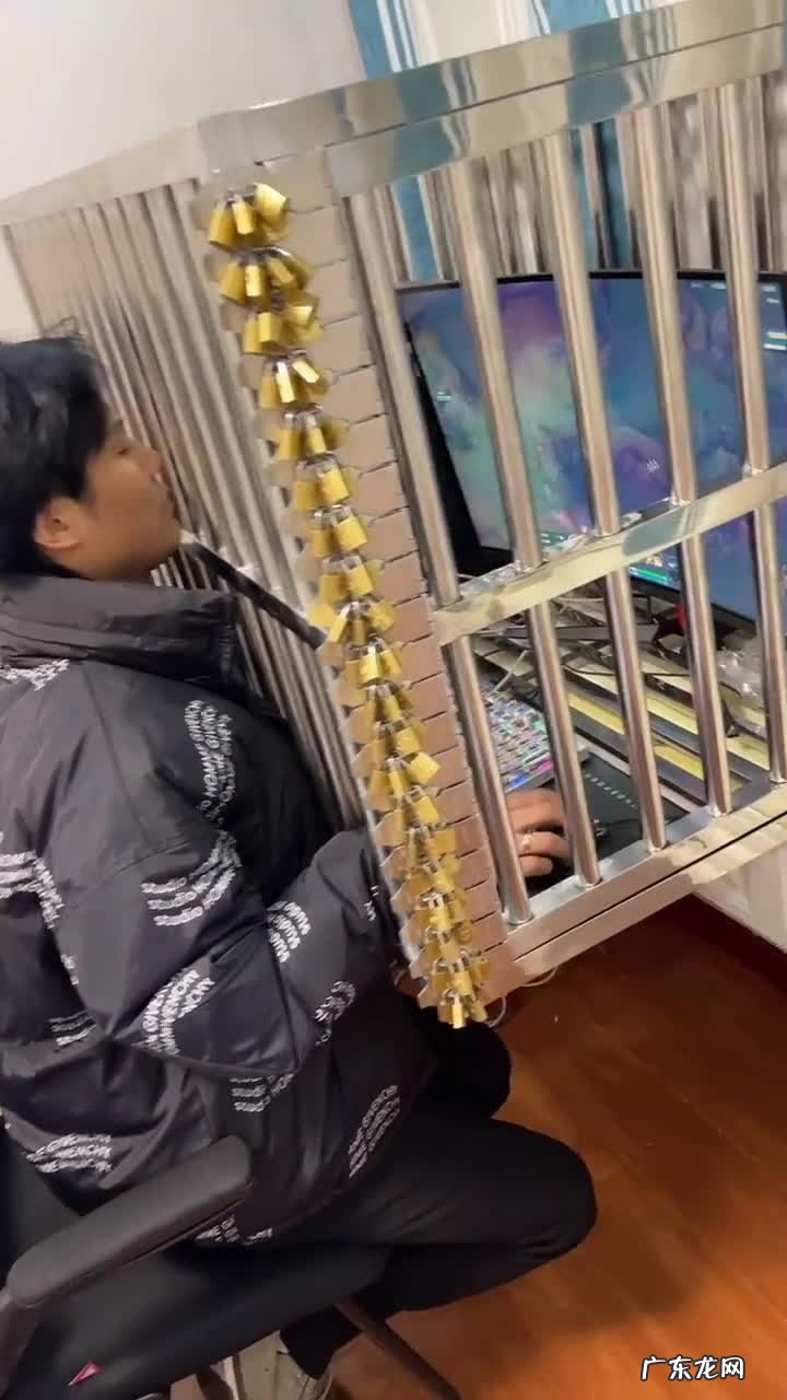 “反向带货”圈粉千万，怕涨粉两个月不开播，疯狂小杨哥是何来路