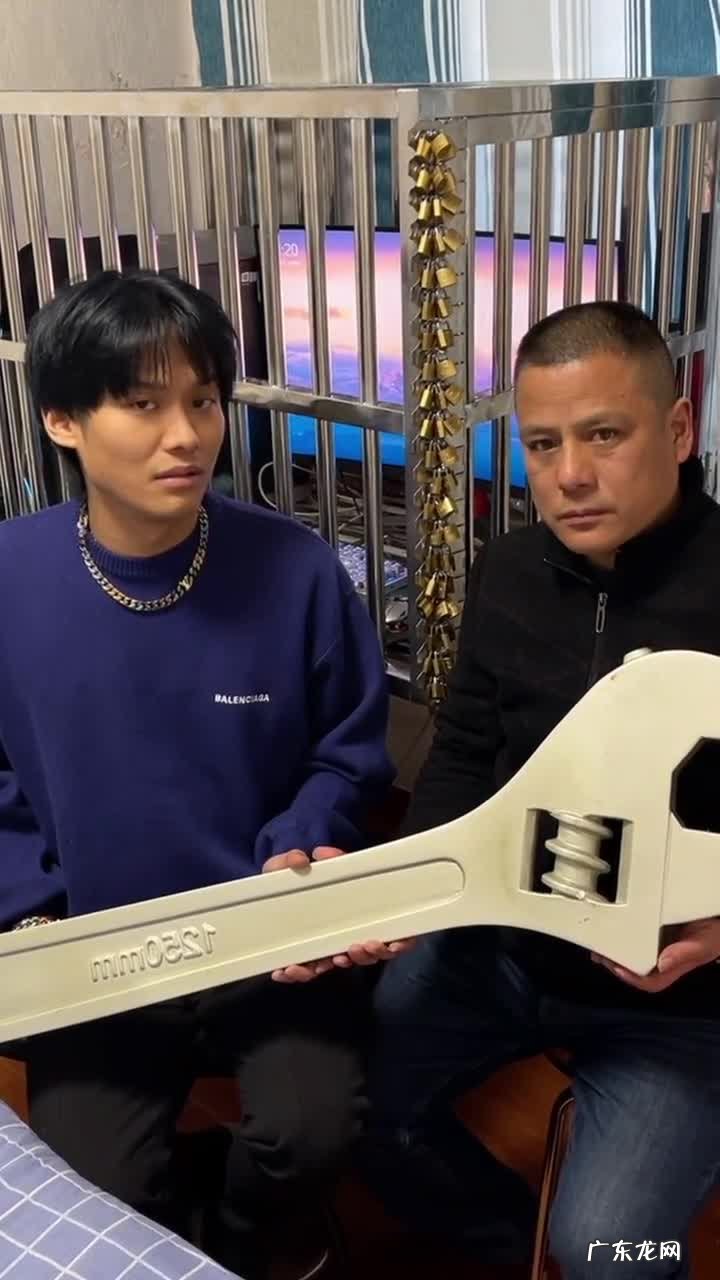 “反向带货”圈粉千万,怕涨粉两个月不开播,疯狂小杨哥是何来路