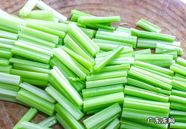 绿豆芽怎么生吃 绿豆芽能怎样吃