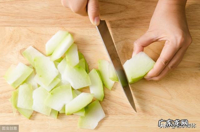 体内湿气重喝什么茶最好 体内湿气重吃什么食物最好