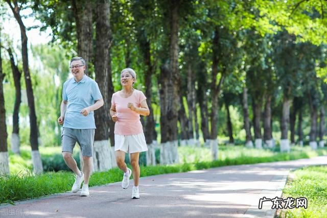 80多岁老人如何才能长寿 寿命长不是多睡觉,也不是多走路,而是坚持3件事!