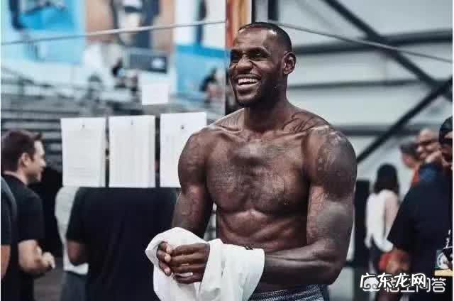 25岁的詹姆斯不是巅峰报团,是不是33岁的詹姆斯是巅峰了?