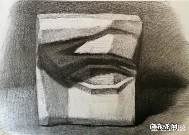 初学者怎样学素描五官的画法呢