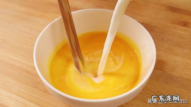 夏天孩子最馋它,有牛奶就能做,细腻又香甜,一次做一碗不够吃