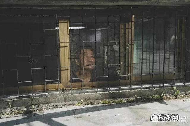 你怎么看韩国今年获得戛纳电影节金棕榈奖电影《寄生虫》