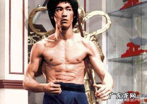 李小龙的死亡跟训练有关吗?