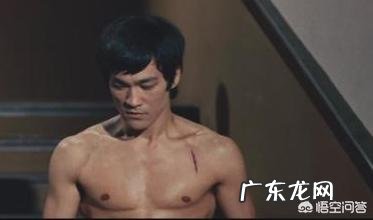 李小龙的死亡跟训练有关吗?