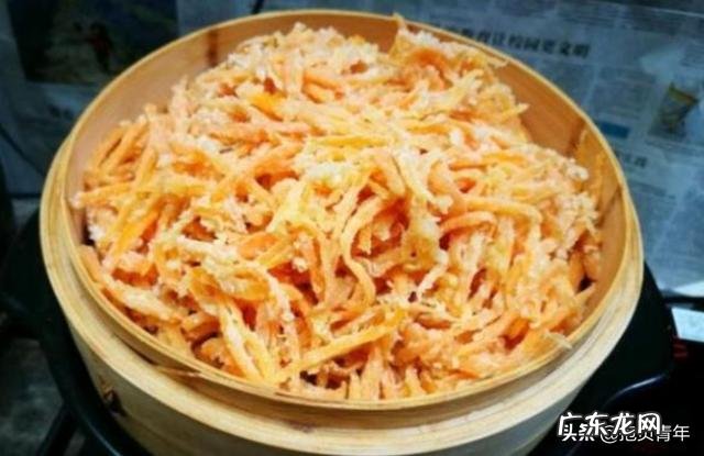有种民间小吃蒸红萝卜怎么做的呢