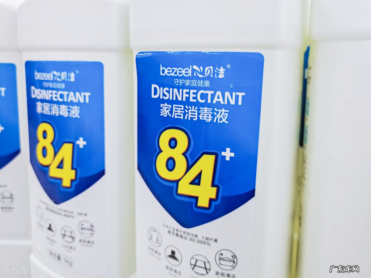 白衬衫衣领发黄怎么洗 白寸衫发黄怎么洗干净