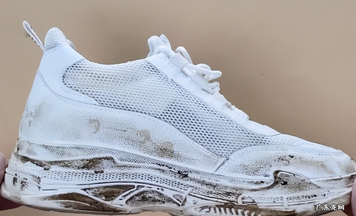 清洗小白鞋的好方法 小白鞋该如何清洗