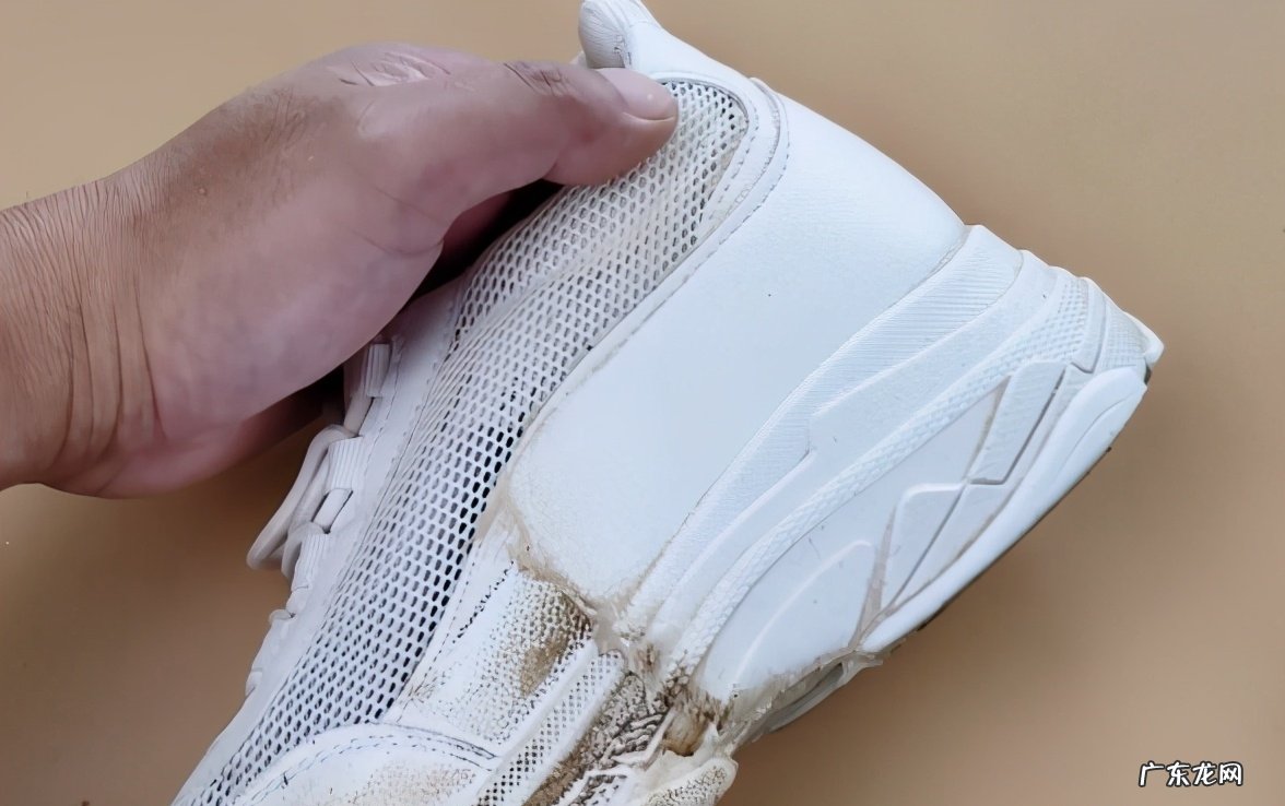 清洗小白鞋的好方法 小白鞋该如何清洗