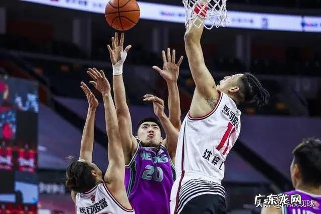 罗斯威尔审问外星人是真的吗?