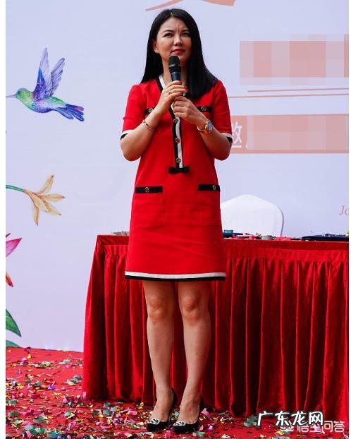 42岁大S鱼同龄李湘合影,两人谁更年轻漂亮