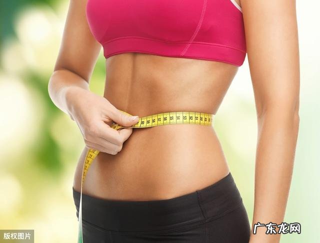 腰腹两侧赘肉多别只做卷腹！3个方法让你腰围下降5cm
