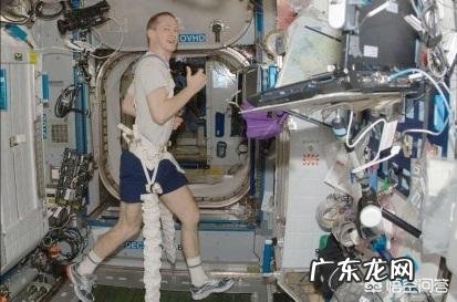 人在太空中会比在地球上老得慢,这是真的吗?