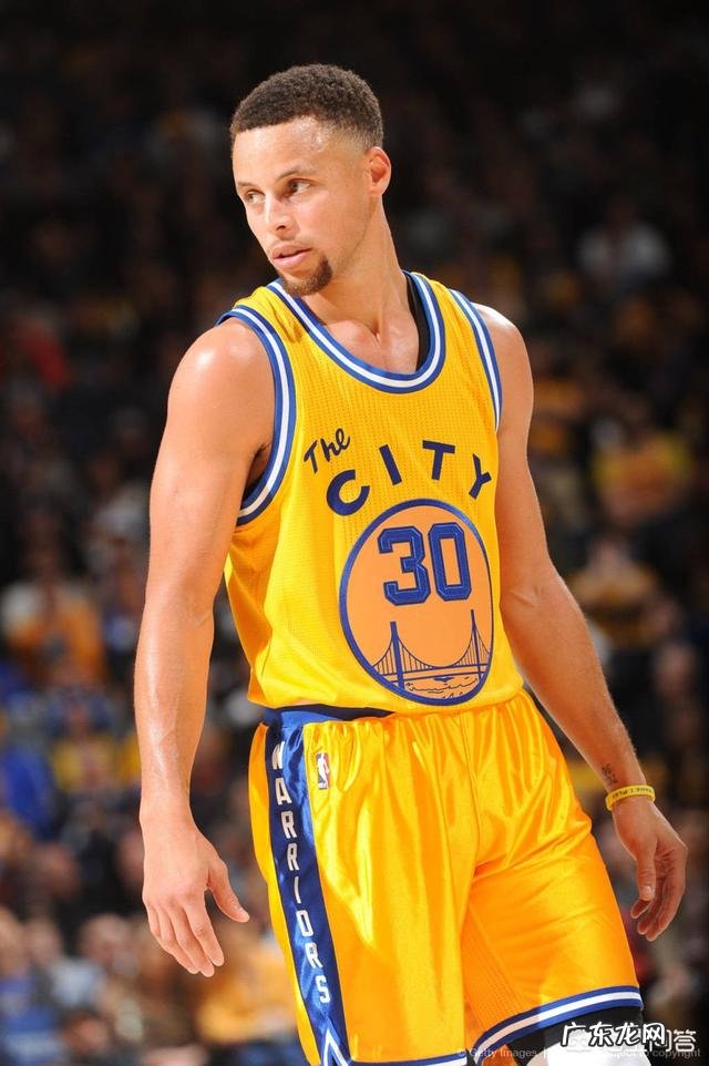 NBA勇士队库里强还是猛龙队洛瑞强？